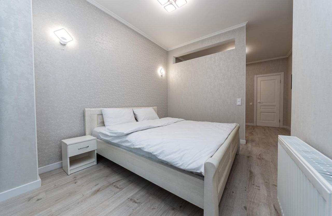 Appartement Flatrent Drahomanova 2A à Kiev Extérieur photo