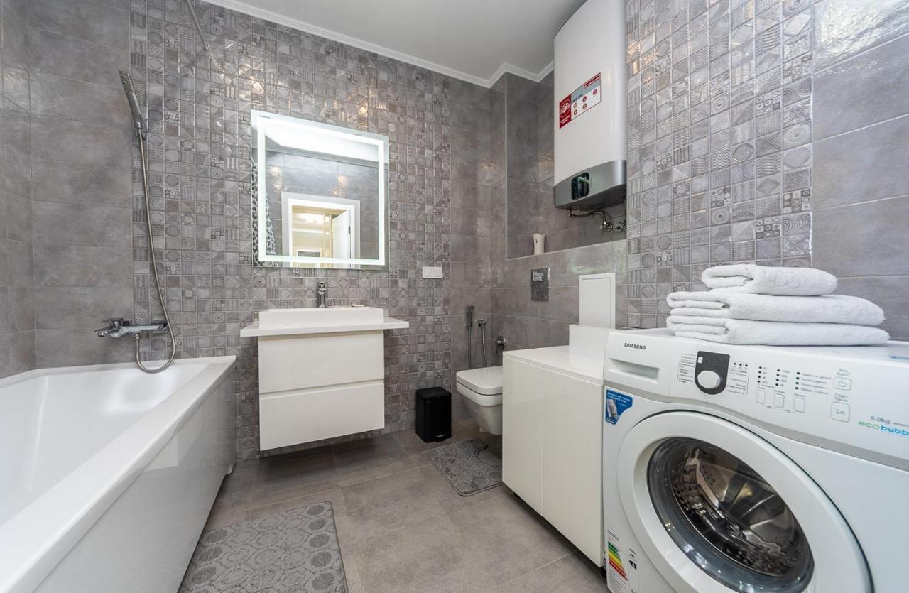 Appartement Flatrent Drahomanova 2A à Kiev Extérieur photo