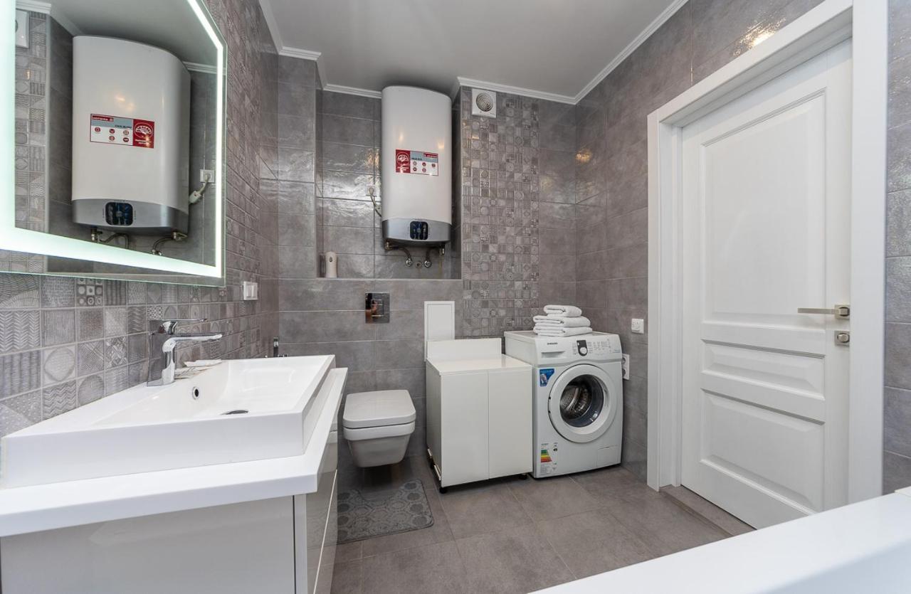 Appartement Flatrent Drahomanova 2A à Kiev Extérieur photo