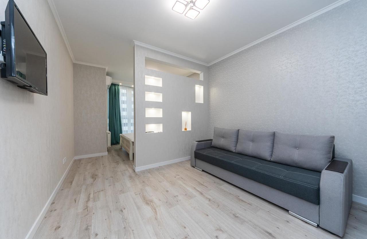 Appartement Flatrent Drahomanova 2A à Kiev Extérieur photo