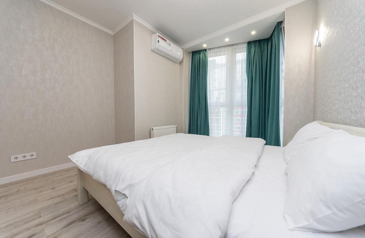 Appartement Flatrent Drahomanova 2A à Kiev Extérieur photo