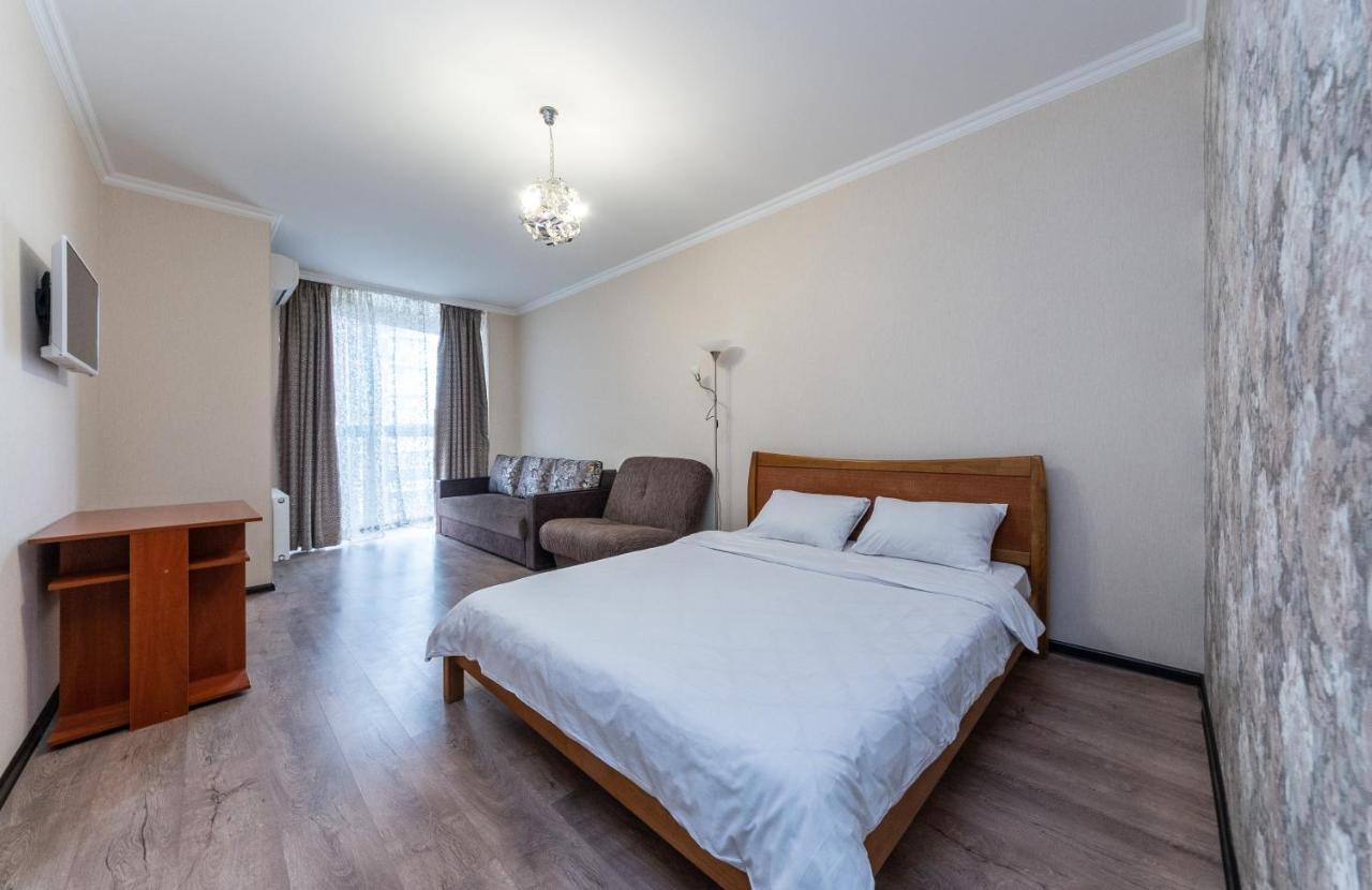 Appartement Flatrent Drahomanova 2A à Kiev Extérieur photo