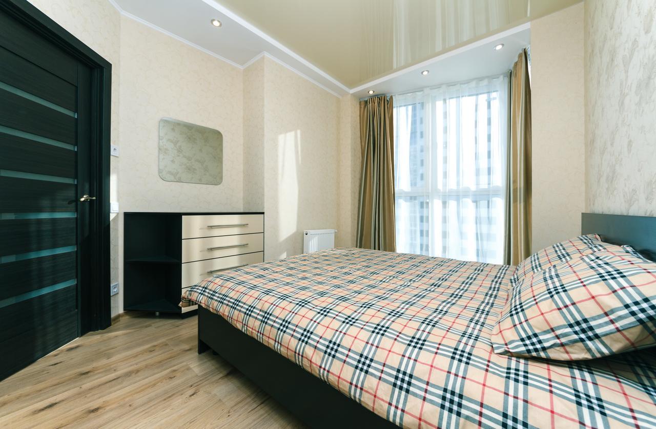 Appartement Flatrent Drahomanova 2A à Kiev Extérieur photo